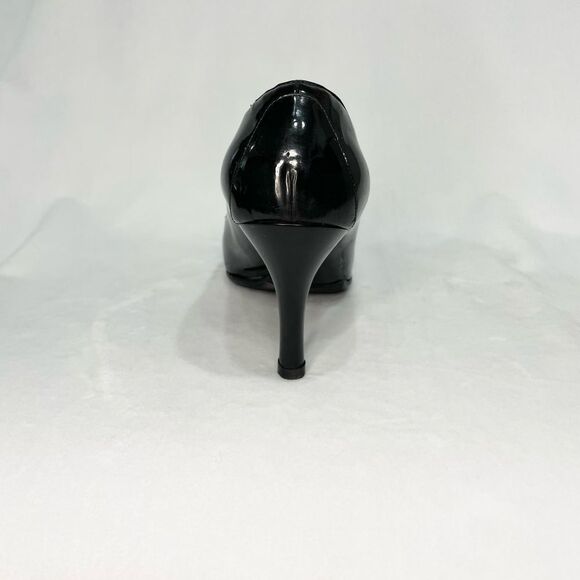 Salvatore Ferragamo Black Patent Leather pumps - Picture 6 of 11